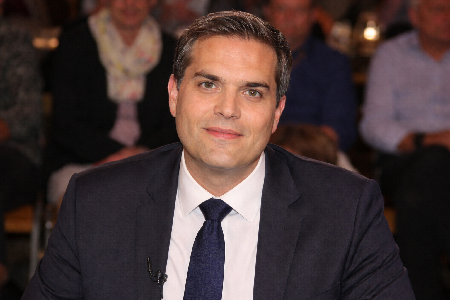 Charlie Austin Cryer – Einblick in Leben, Karriere und Persönlichkeit